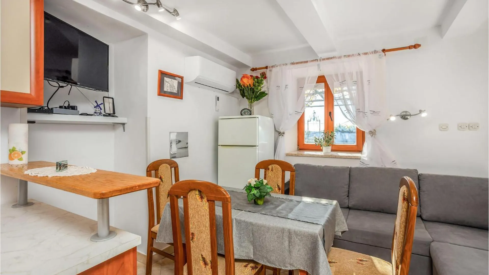 Holiday home Stunning Home In Grmani, Smrika With Kitchen